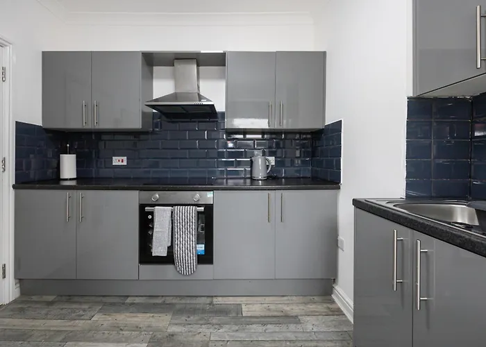 펜션 Huge 6br Sleeps 12 Near City!