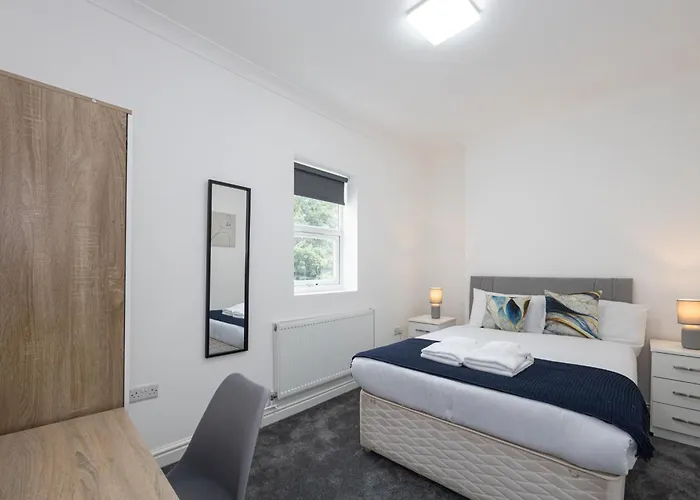 Huge 6br Sleeps 12 Near City! * Mánchester