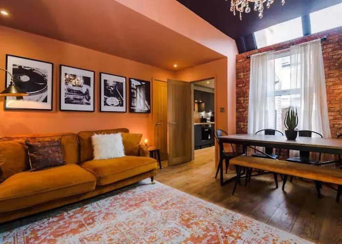 Industrial Design 4 Bed House Tatil Evi Manchester