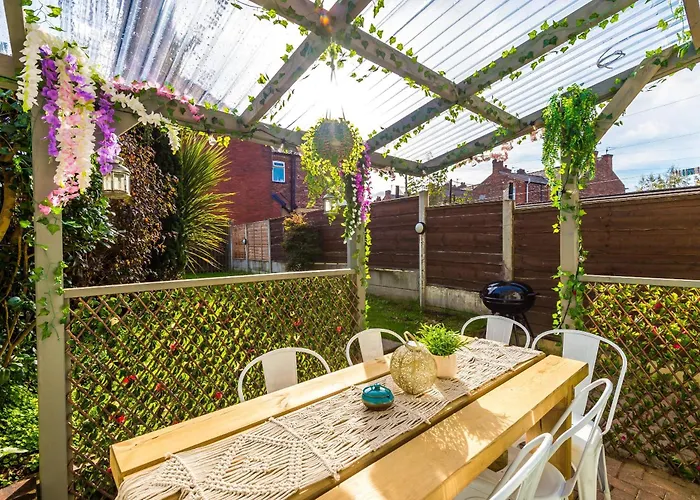 R&r At A Character Victorian * Manchester