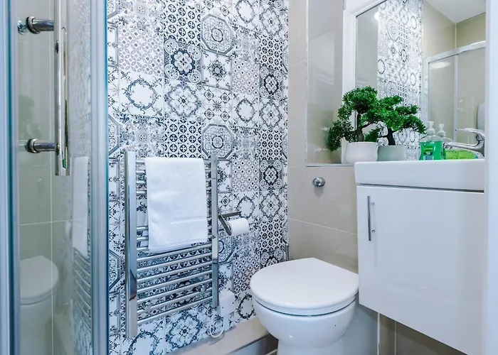 R&r At A Character Victorian *