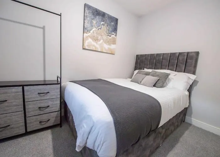 Beautiful, Peaceful, 5 Bedroom With Hot Tub! Manchester