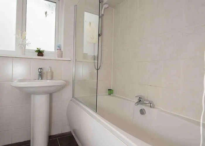 Beautiful, Peaceful, 5 Bedroom With Hot Tub! Dom wakacyjny Manchester