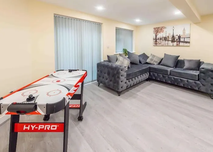 Beautiful, Peaceful, 5 Bedroom With Hot Tub! Casa vacanze