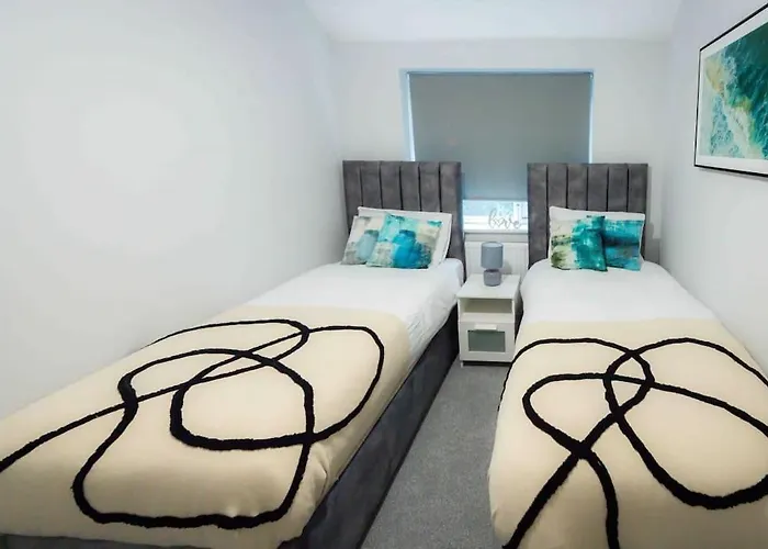 Beautiful, Peaceful, 5 Bedroom With Hot Tub! Casa vacanze *