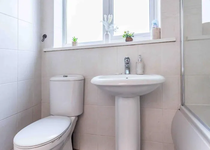 Beautiful, Peaceful, 5 Bedroom With Hot Tub! Manchester