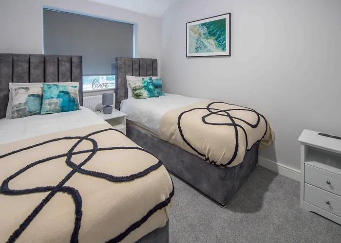 Beautiful, Peaceful, 5 Bedroom With Hot Tub! Casa vacanze