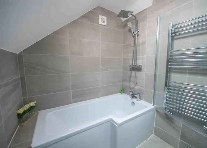 Beautiful, Peaceful, 5 Bedroom With Hot Tub! Dom wakacyjny *