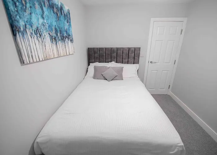 Beautiful, Peaceful, 5 Bedroom With Hot Tub!