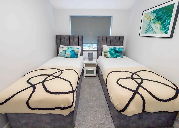 Beautiful, Peaceful, 5 Bedroom With Hot Tub!