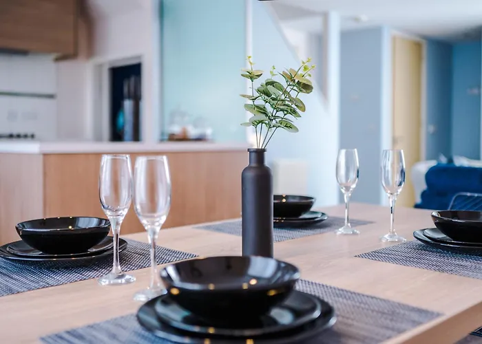 Luxury Coop Live & Etihad With Free Parking