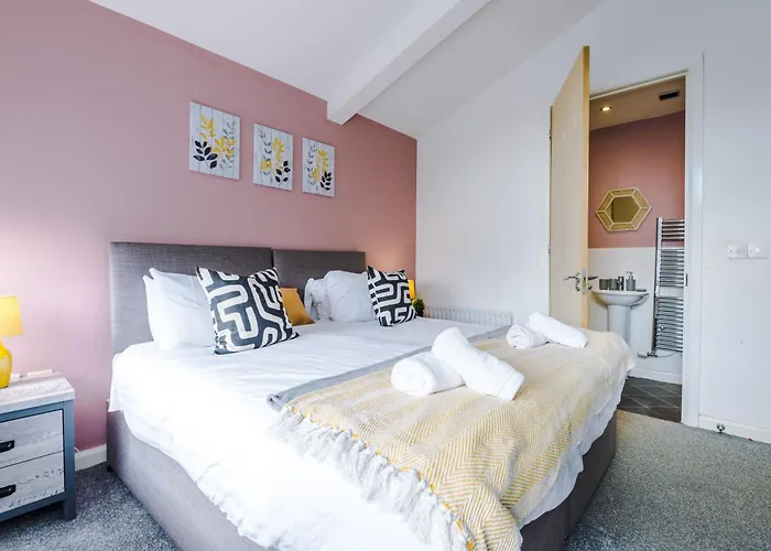 Luxury Coop Live & Etihad With Free Parking *