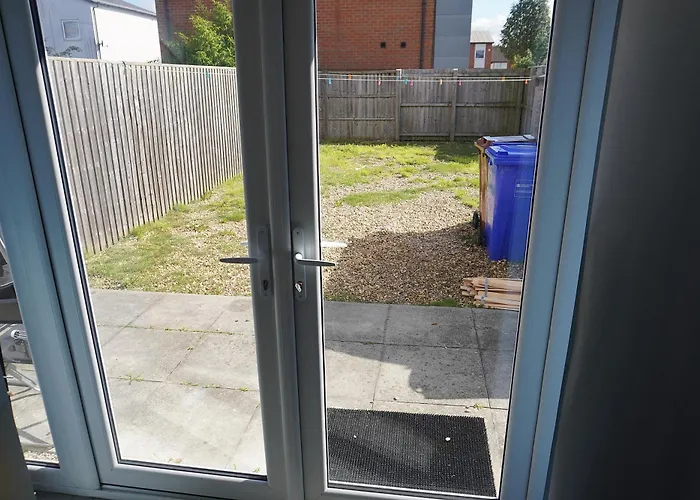 Luxury - Pick A - Free Parking & Kitchen Access, Near Etihad Stadium, The Coop Live & Piccadilly Station, * Manchester