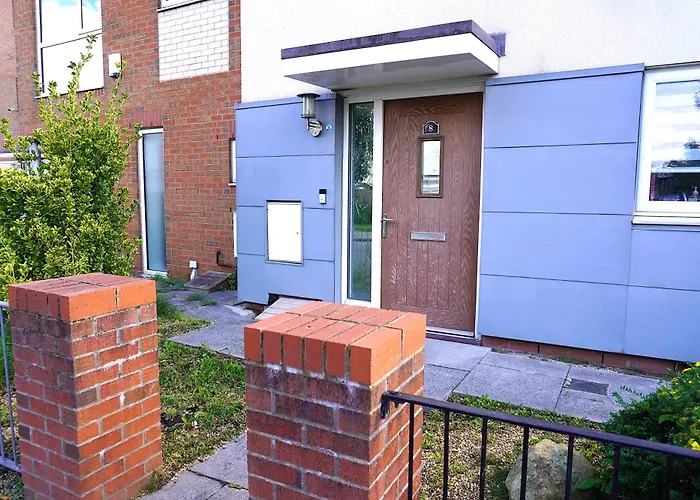 Luxury - Pick A - Free Parking & Kitchen Access, Near Etihad Stadium, The Coop Live & Piccadilly Station, Manchester