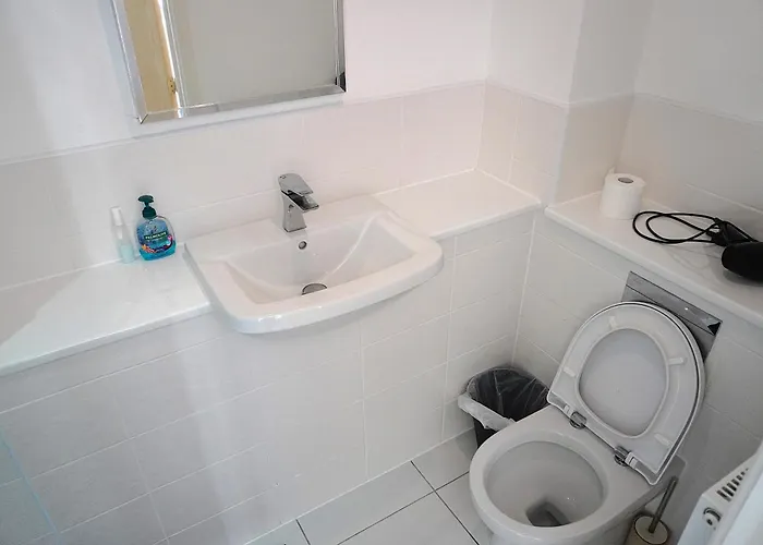 Luxury - Pick A - Free Parking & Kitchen Access, Near Etihad Stadium, The Coop Live & Piccadilly Station, 民宿 曼彻斯特