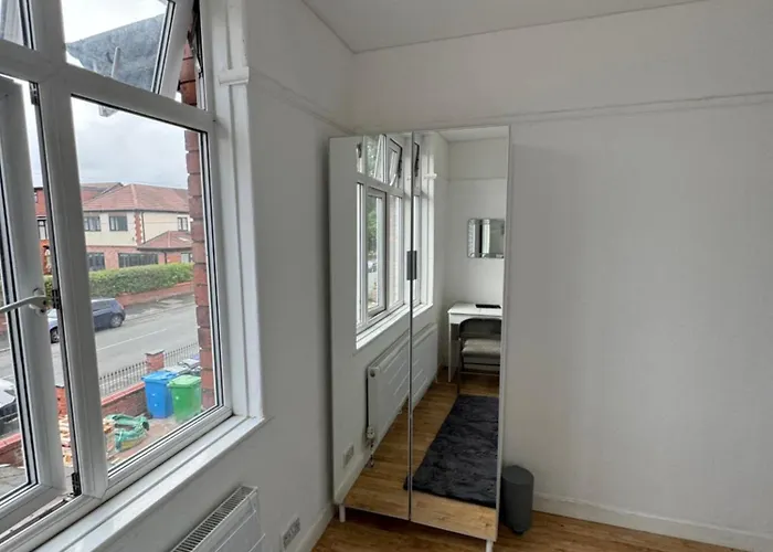 Elegant Estates Humble Abode 5 *