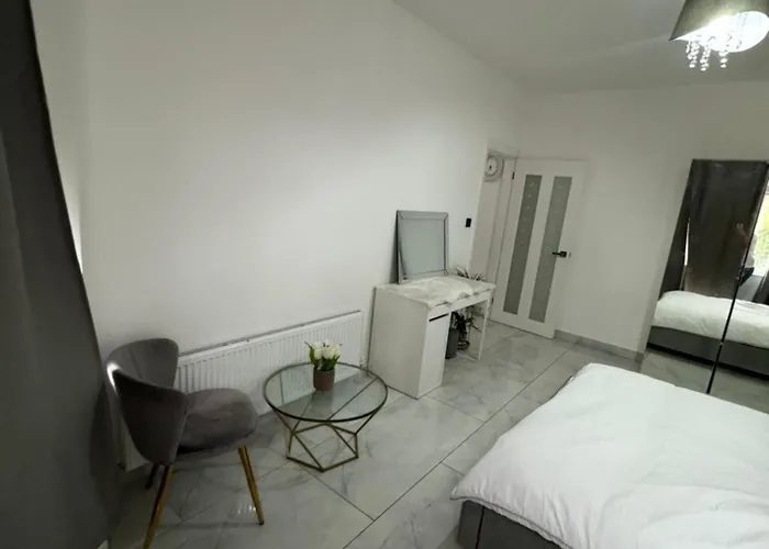 Elegant Estates Humble Abode 2 ホームステイ *