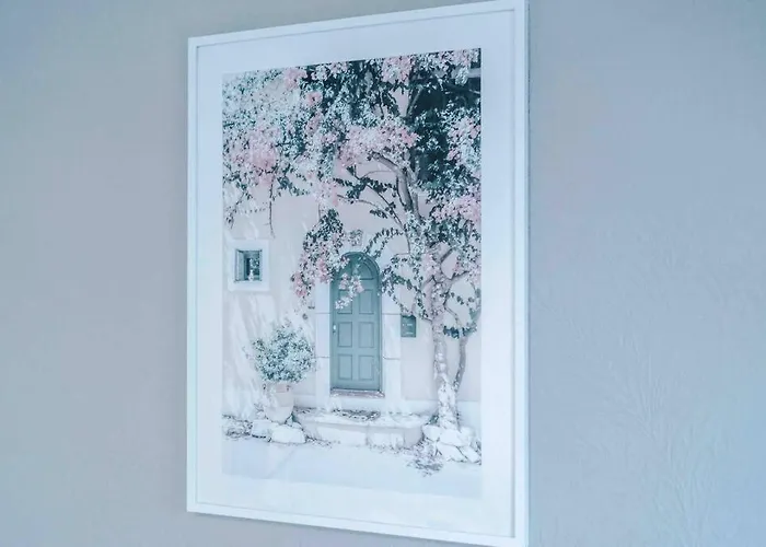 펜션 Comfy Four Bedroom House With Parking