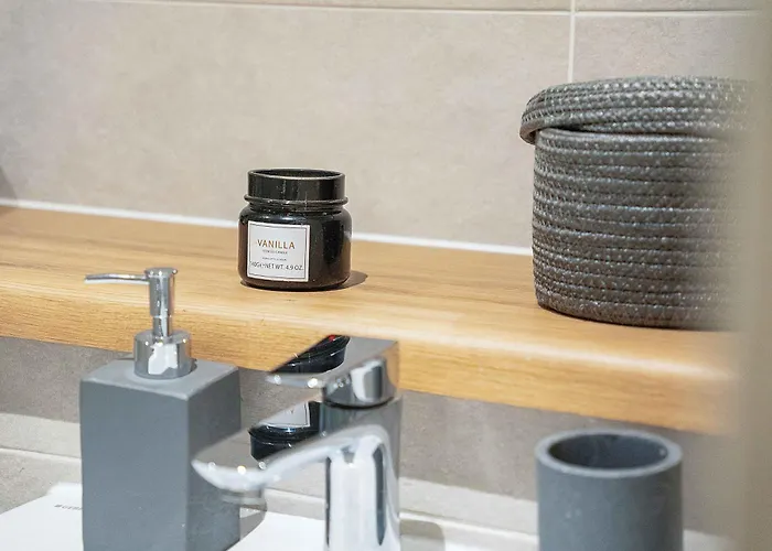 New! Media 1br Free Wifi * Manchester