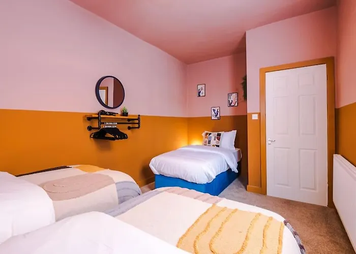 Сasa de vacaciones Modern 4-bedroom In