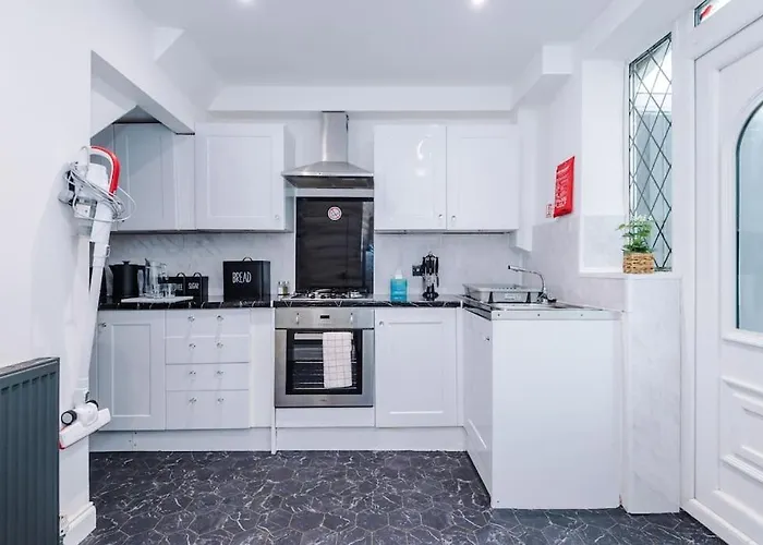 Stylish Home, Games Room, Sleeps 6, Large Driveway, Perfect For Groups * マンチェスター