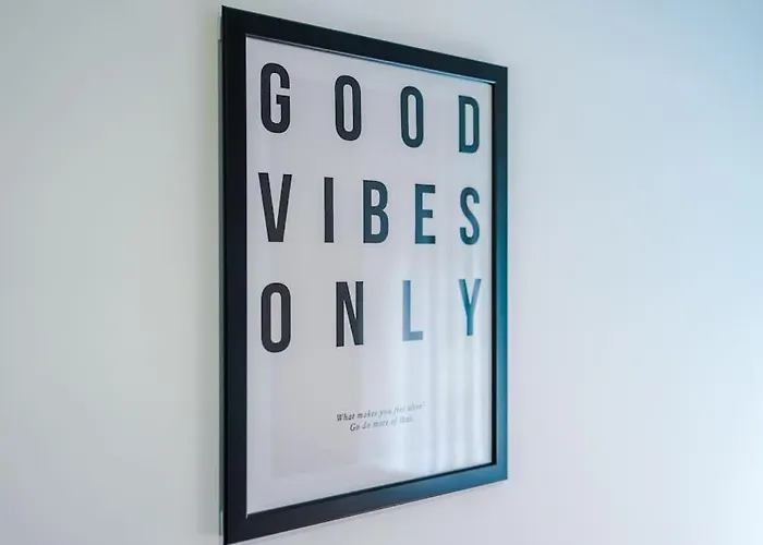 Stylish Home, Games Room, Sleeps 6, Large Driveway, Perfect For Groups 公寓