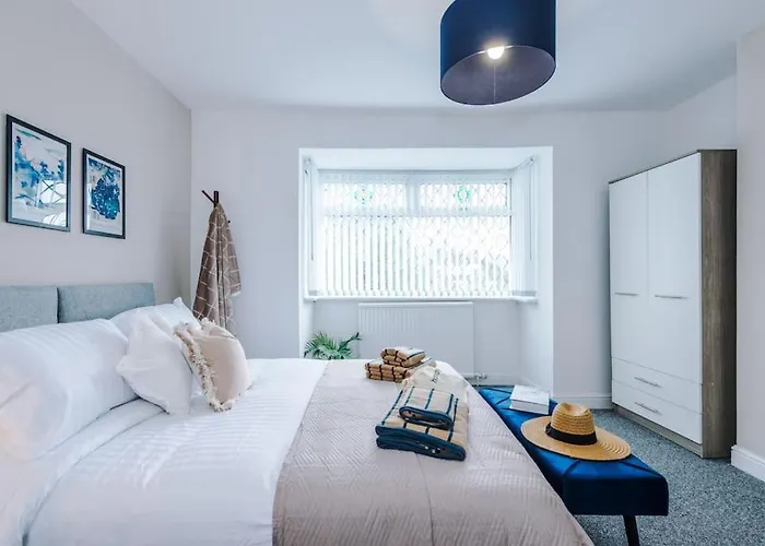 شقة Stylish Home, Games Room, Sleeps 6, Large Driveway, Perfect For Groups