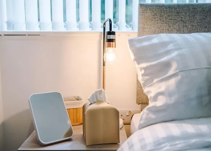 Stylish Home, Games Room, Sleeps 6, Large Driveway, Perfect For Groups شقة مانشستر