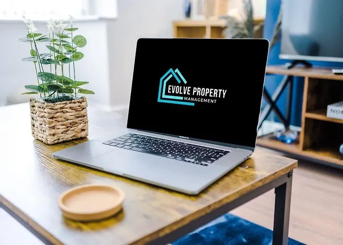 Stylish Home, Games Room, Sleeps 6, Large Driveway, Perfect For Groups * 曼彻斯特