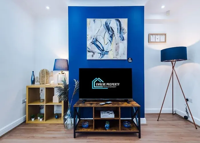 Stylish Home, Games Room, Sleeps 6, Large Driveway, Perfect For Groups 曼彻斯特