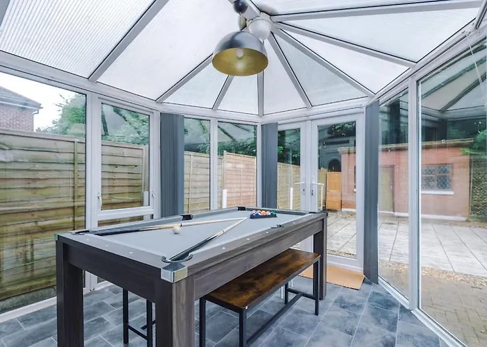 Stylish Home, Games Room, Sleeps 6, Large Driveway, Perfect For Groups 公寓 曼彻斯特