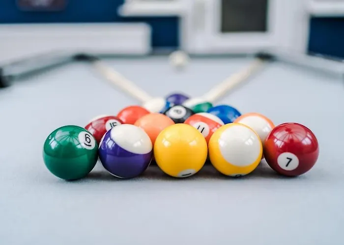 Stylish Home, Games Room, Sleeps 6, Large Driveway, Perfect For Groups * مانشستر