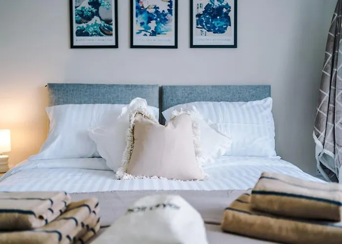 Stylish Home, Games Room, Sleeps 6, Large Driveway, Perfect For Groups 曼彻斯特