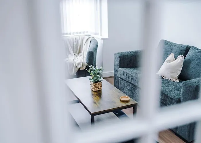 Stylish Home, Games Room, Sleeps 6, Large Driveway, Perfect For Groups 公寓 *