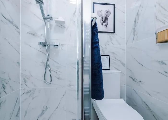 Stylish Home, Games Room, Sleeps 6, Large Driveway, Perfect For Groups アパート