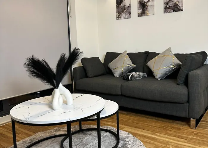 Appartamento Luxury 2-bed High-rise In With Parking Manchester