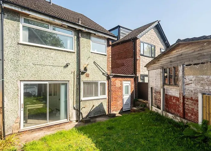 Apartman Spacious 4bed Home, Sleeps 10, Pool Table, Parking, Perfect For Groups Manchester