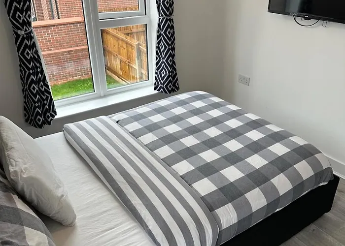 Lush Double With Shared Bathroom Habitación en casa particular *