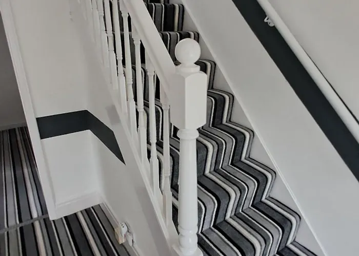 Dalton House - Three Bedroom Stretford Free Parking Near The Trafford Centre *