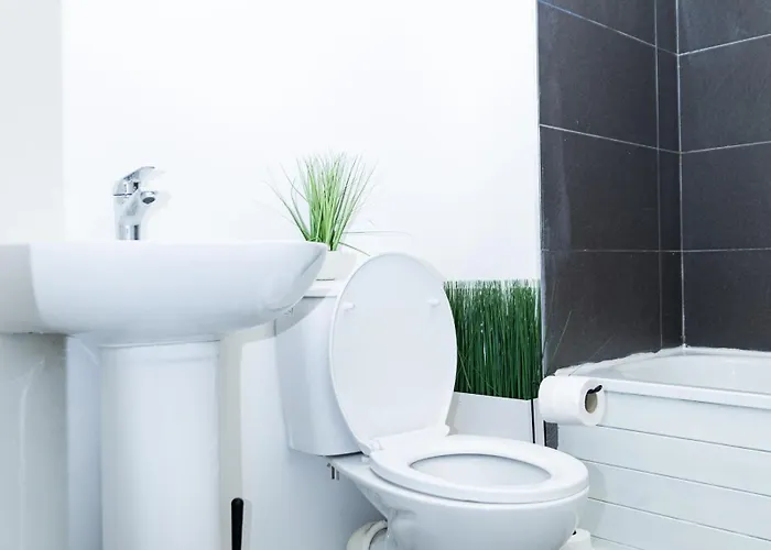 Spacious Ground Floor Near Old Trafford Stadium 맨체스터