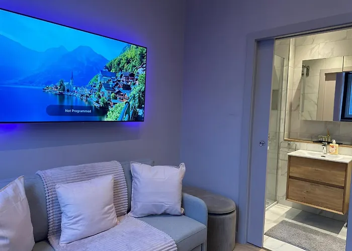 Stunning 2br In Chinatown *