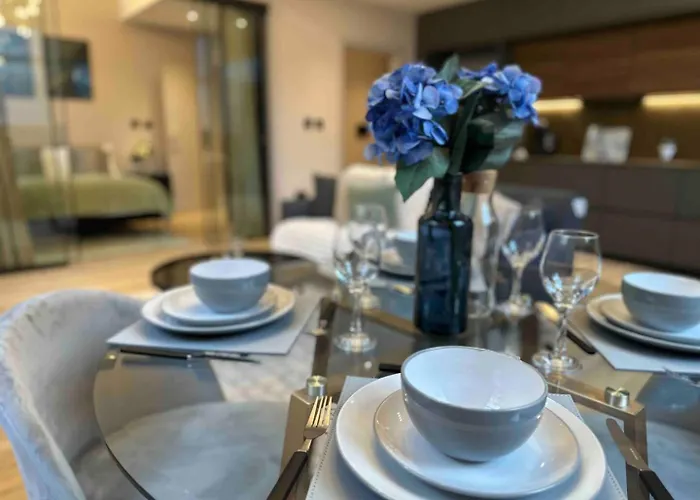 Luxury 2br Apt In City Centre