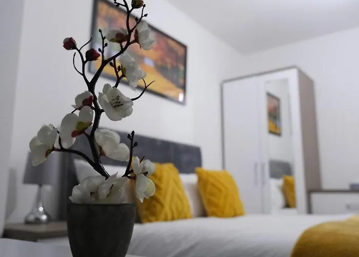 Entire 3-bed House Sleeps 5 W Parking Nyaraló