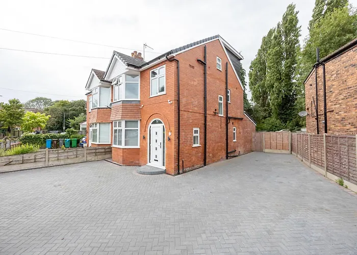 The Kent Luxury House Sleeps 14 Free Parking * Manchester