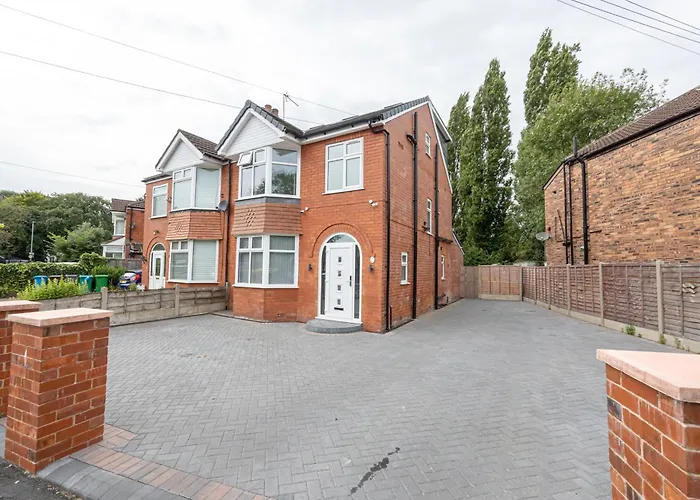 The Kent Luxury House Sleeps 14 Free Parking Feriehus *