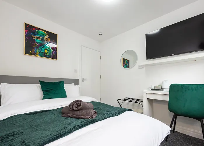 The Kent Luxury House Sleeps 14 Free Parking Feriehus *