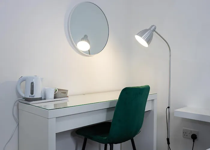 Dom wakacyjny The Kent Luxury House Sleeps 14 Free Parking Manchester