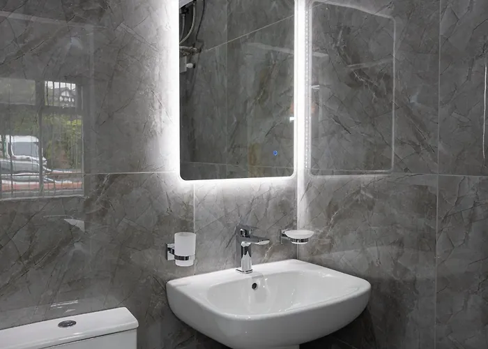 The Kent Luxury House Sleeps 14 Free Parking * Manchester