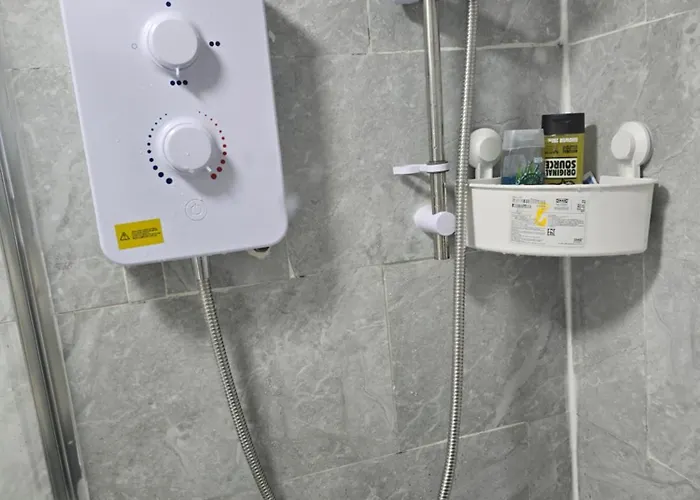 - House - Sleeps 6 - Parking - Garden *