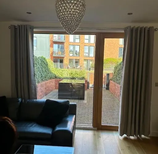 Luxury Modern Town House, Centre, Free Secured Parking